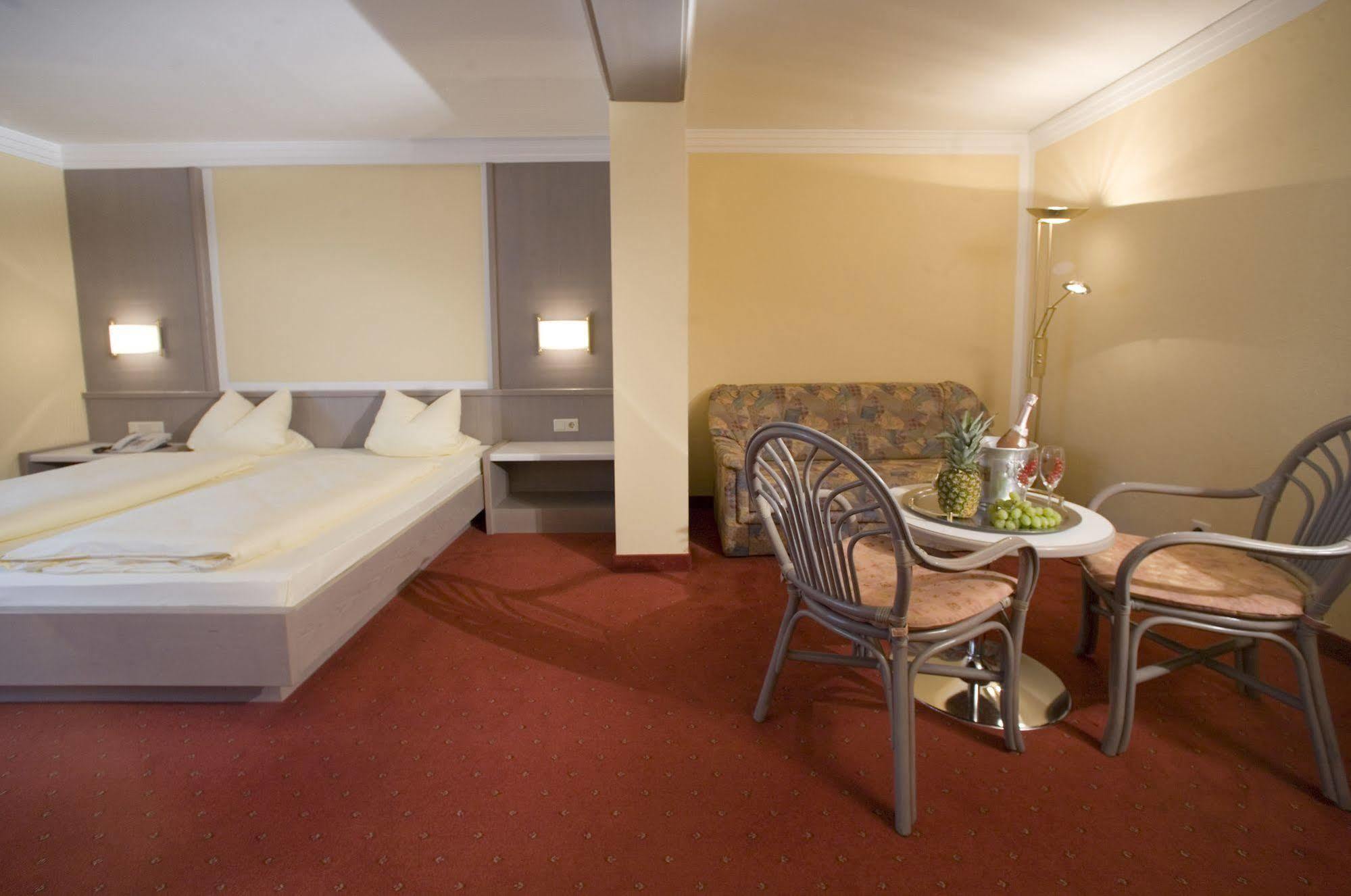 Hotel Bruno Fuegen Exterior photo